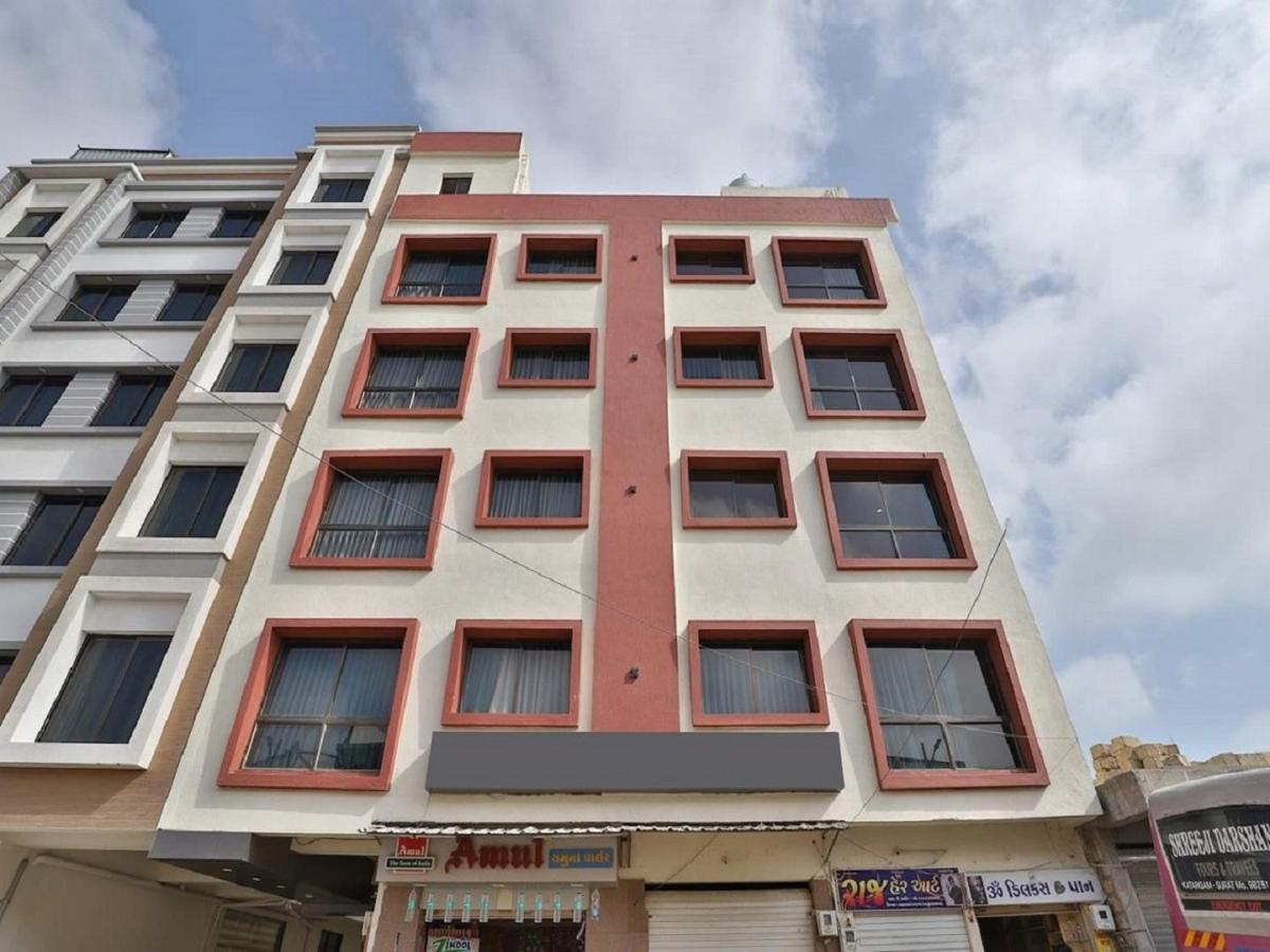 Hotel Kuber Dwārka Kültér fotó