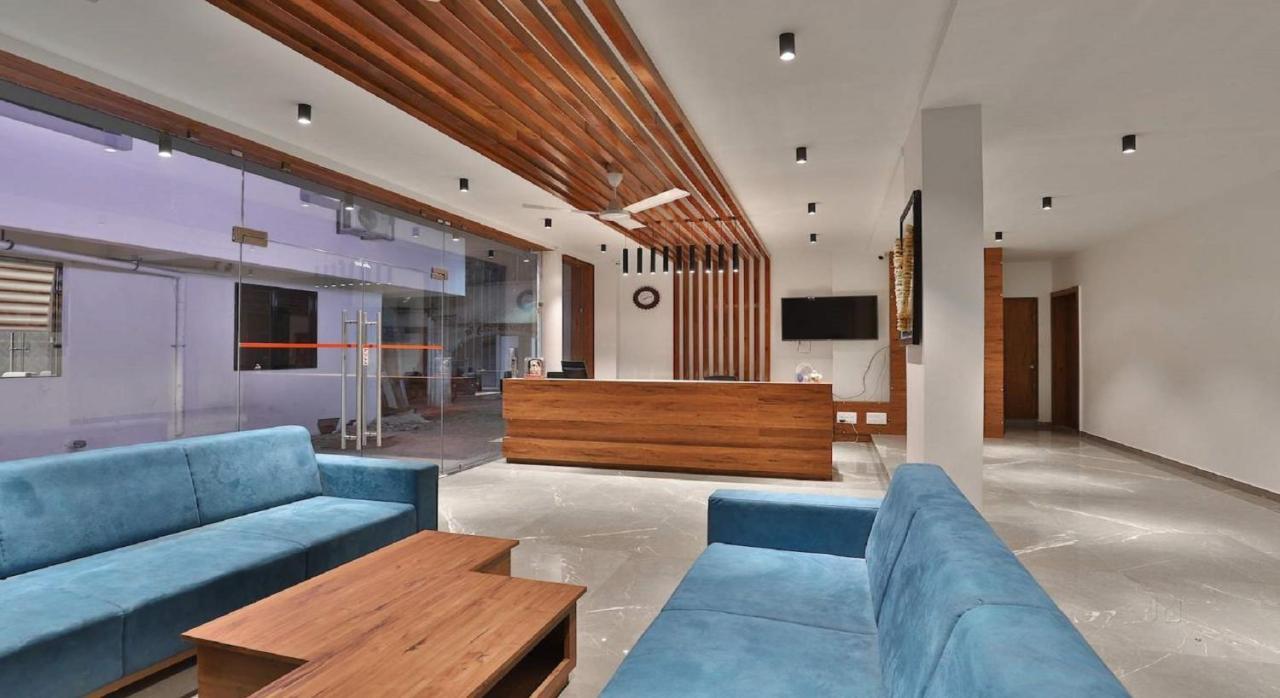 Hotel Kuber Dwārka Kültér fotó